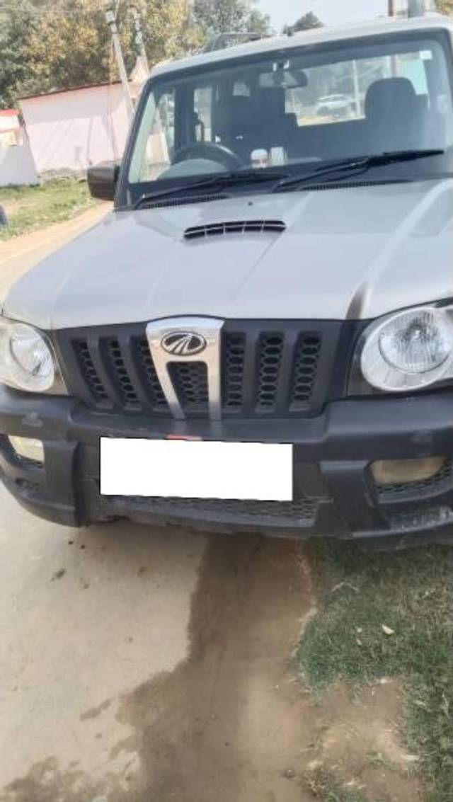 https://images10.gaadi.com/usedcar_image/4088888/original/processed_6ddc7f83-2807-43c0-823c-47220d308968.jpg?imwidth=6400