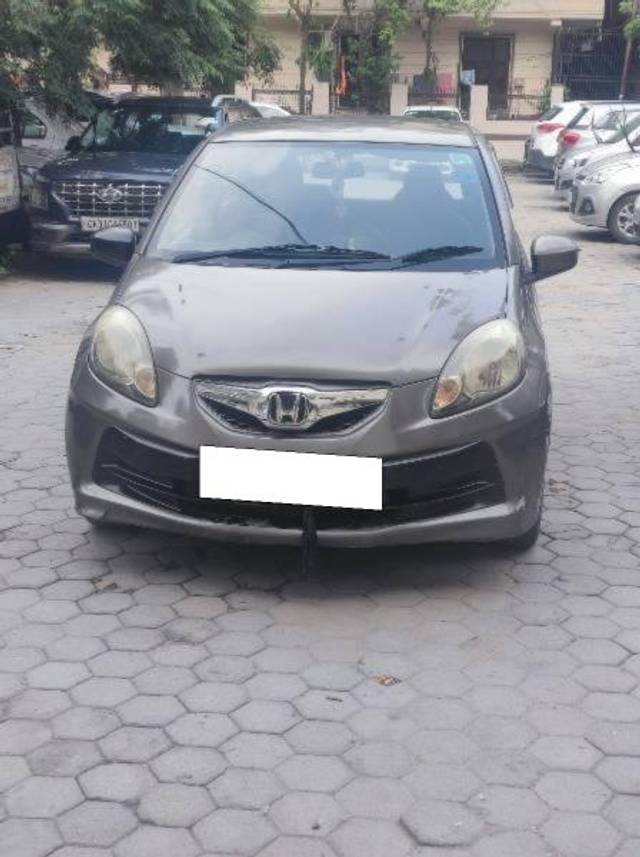 https://images10.gaadi.com/usedcar_image/4088900/original/processed_b13cdba8-b19f-4474-b24e-f249467d8cb3.jpg?imwidth=6400