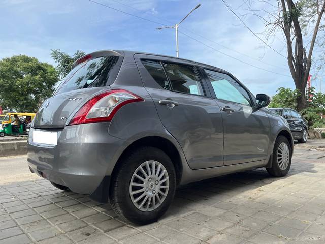 https://images10.gaadi.com/usedcar_image/4088954/original/processed_7bbd74c61da3b9f01736c5b1e09fa44e.jpg?imwidth=6401