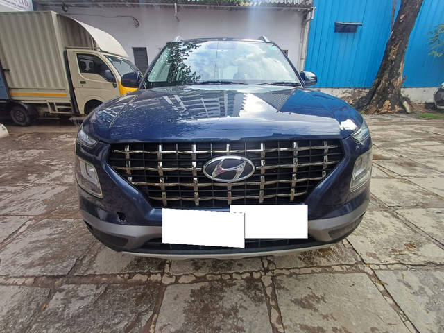 https://images10.gaadi.com/usedcar_image/4089001/original/processed_404838c907f21b6ea1921e7ccc40257b.png?imwidth=6402