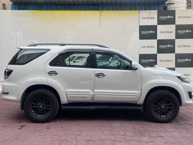 https://images10.gaadi.com/usedcar_image/4089238/original/processed_99be2c60b47705943007f4366915295f.jpg?imwidth=6401