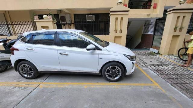 https://images10.gaadi.com/usedcar_image/4089295/original/processed_6993899e-04f2-4747-8f29-46dc99779f24.jpg?imwidth=6401