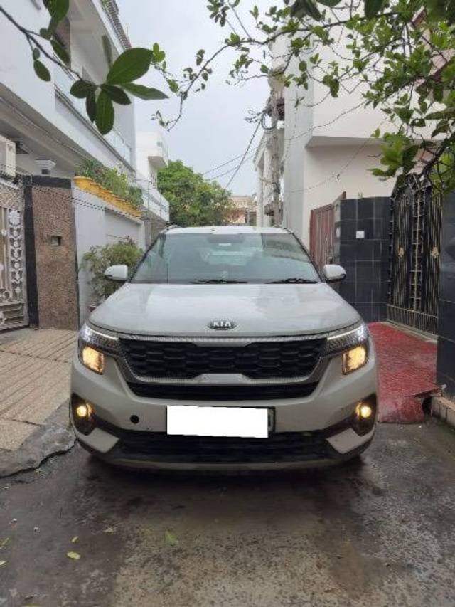 https://images10.gaadi.com/usedcar_image/4089792/original/processed_e3f5b673-563a-4462-ad9d-66652b129d6f.jpg?imwidth=6400