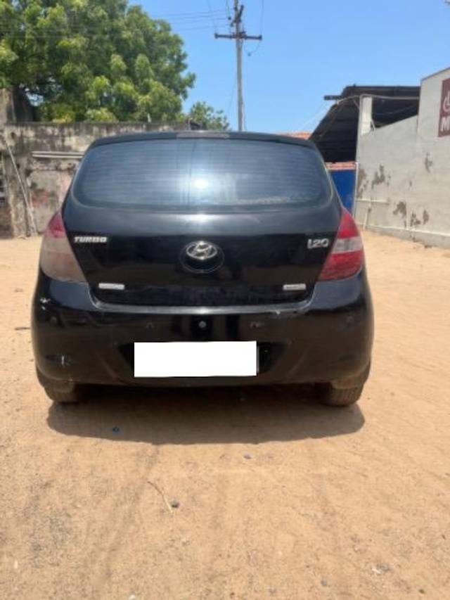 https://images10.gaadi.com/usedcar_image/4089943/original/processed_9e58ea86-b44e-4305-9ce9-9048f6f2bd48.jpeg?imwidth=6402