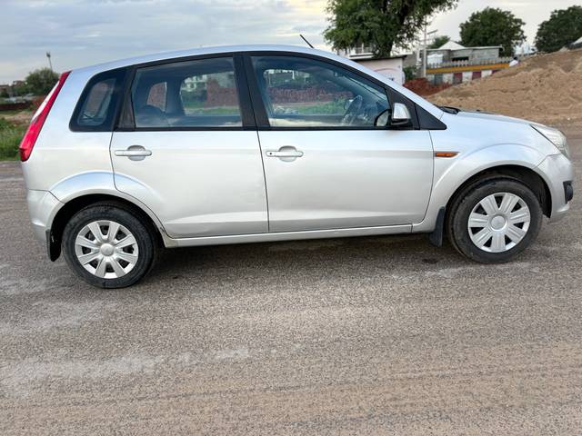 https://images10.gaadi.com/usedcar_image/4090023/original/17ba73440140ad443cab9c1e811aae63.jpg?imwidth=6401