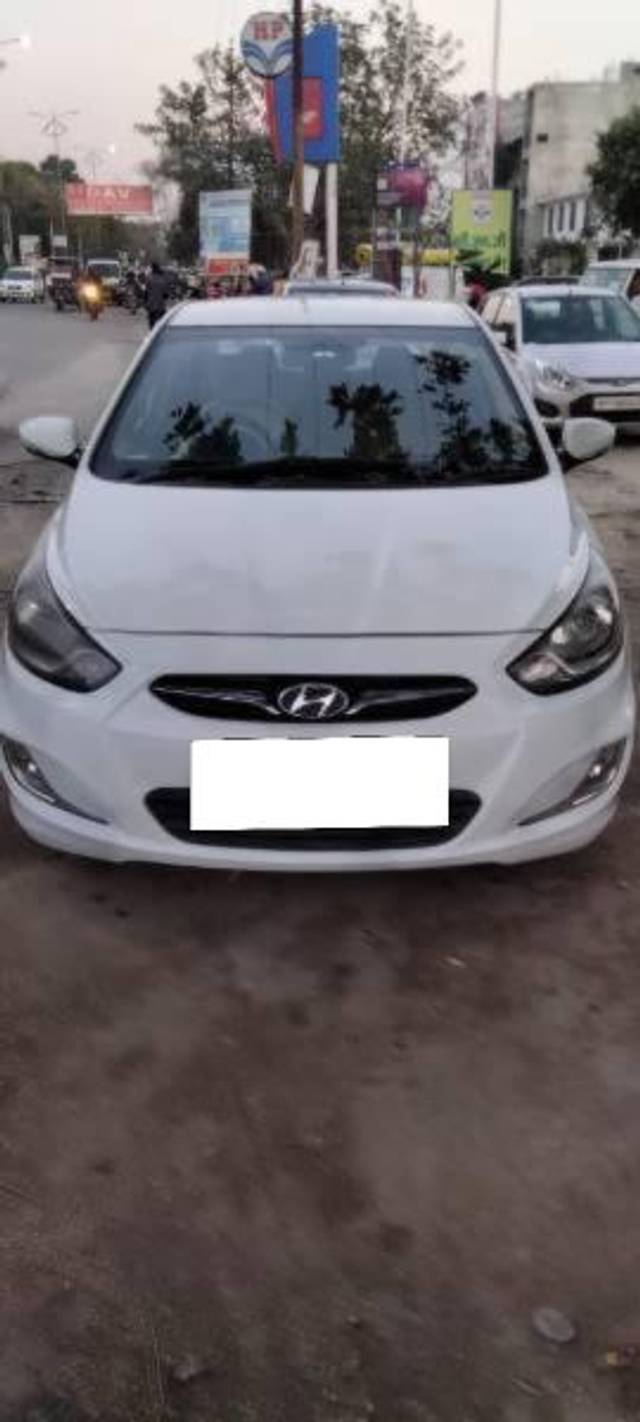 https://images10.gaadi.com/usedcar_image/4090024/original/processed_b8f867b8-69e1-40aa-841c-4276d1a68a95.jpg?imwidth=6400