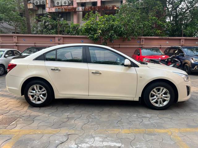 https://images10.gaadi.com/usedcar_image/4090042/original/93bfc6a16adf5e2e9e405bb2ce1d5ea3.jpg?imwidth=6402