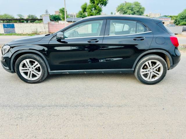 https://images10.gaadi.com/usedcar_image/4090049/original/processed_067782017f7bd60de016163d1affe4f9.jpg?imwidth=6402