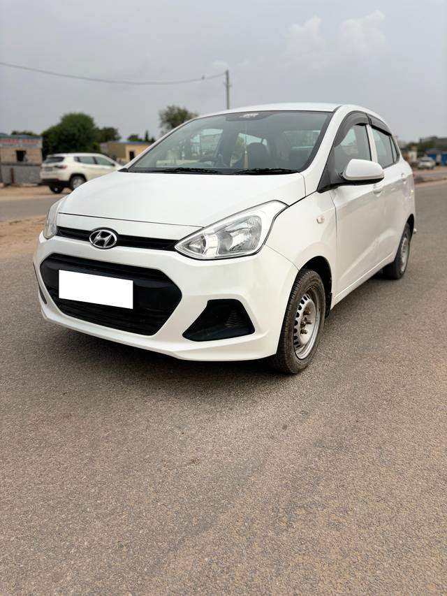 https://images10.gaadi.com/usedcar_image/4090064/original/processed_7e75da8ff78b95599ad3ff56a3d1975f.jpg?imwidth=6400