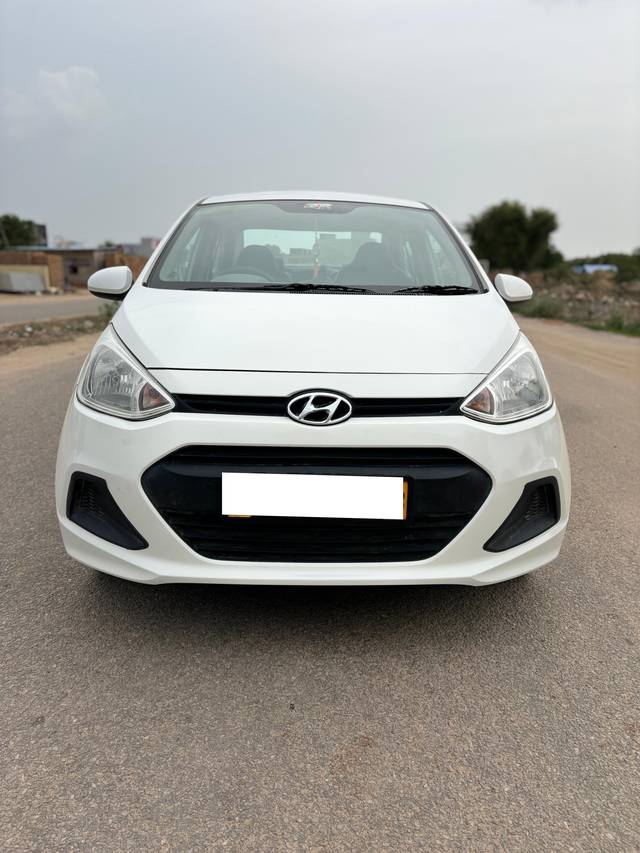 https://images10.gaadi.com/usedcar_image/4090064/original/processed_90490d5d3853e7f1733ff20e1d16903b.jpg?imwidth=6402