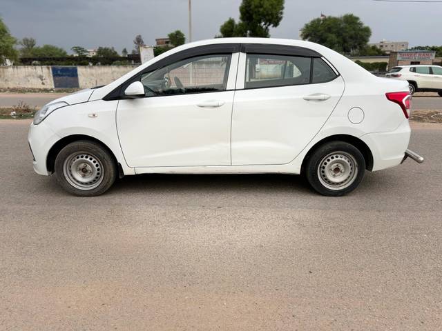 https://images10.gaadi.com/usedcar_image/4090064/original/processed_dae24b46987d0778cde36a698bfaac33.jpg?imwidth=6401