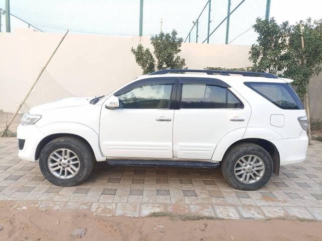 https://images10.gaadi.com/usedcar_image/4090082/original/processed_ad4193f47250a5555b77db9d7d494473.jpg?imwidth=6402