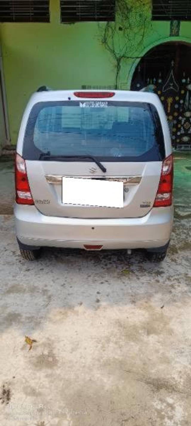 https://images10.gaadi.com/usedcar_image/4090174/original/processed_b11912a8-80ed-4283-b9bb-b78b35d36e1d.jpg?imwidth=6401