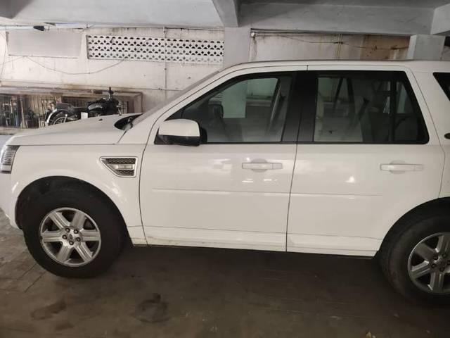 https://images10.gaadi.com/usedcar_image/4090246/original/processed_0bf72833-4e9a-4a32-a042-2fa50a2069a3.jpeg?imwidth=6402