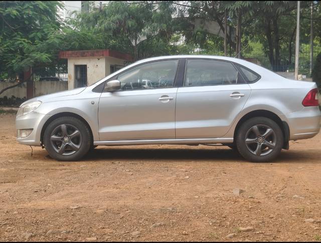 https://images10.gaadi.com/usedcar_image/4090264/original/1805700a66a83bcc081c2ef623b3ae5e.jpg?imwidth=6401