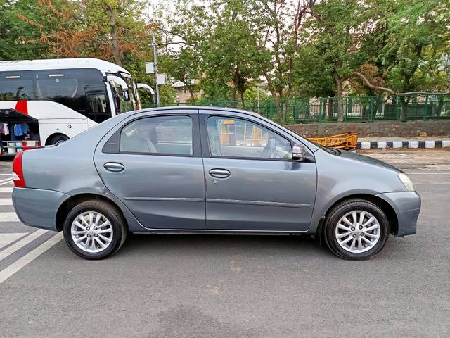 https://images10.gaadi.com/usedcar_image/4090353/original/327a09e530b8576b259c6990db1fa634.jpg?imwidth=6401