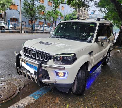 Mahindra Scorpio S11