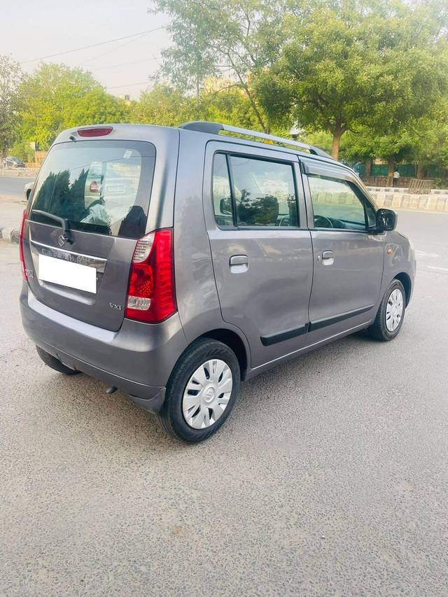 https://images10.gaadi.com/usedcar_image/4090386/original/processed_2f310fbbbc7ac5aea46eeb27058f7974.jpg?imwidth=6401