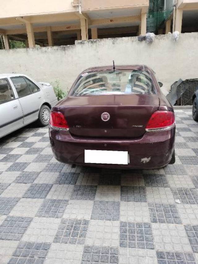 https://images10.gaadi.com/usedcar_image/4090713/original/processed_c940367a-8906-47cb-b102-2ebcb9857e23.jpg?imwidth=6402