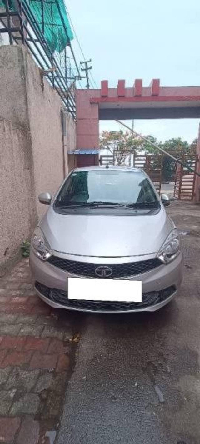 https://images10.gaadi.com/usedcar_image/4090793/original/processed_061a32e9-31ad-437b-954d-439cd153597b.jpg?imwidth=6400