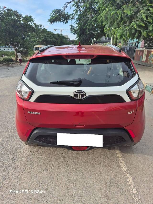 https://images10.gaadi.com/usedcar_image/4090922/original/processed_5ad5cdeececb89a736bddec799433cc7.jpg?imwidth=6401