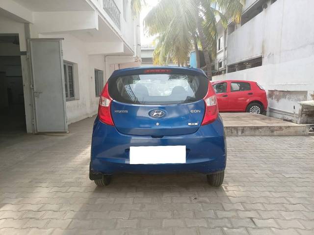 https://images10.gaadi.com/usedcar_image/4091211/original/processed_2deed1a990c6bd9f2596c6ce21f93344.jpg?imwidth=6402