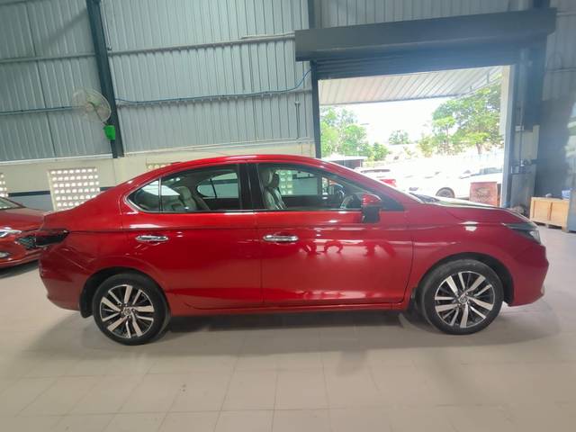 https://images10.gaadi.com/usedcar_image/4091241/original/processed_750e8fe62d787676b1a10c529f5e13bf.jpg?imwidth=6401