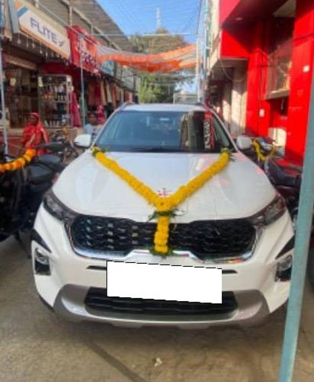 https://images10.gaadi.com/usedcar_image/4091509/original/processed_6643e4d6-76a2-4c6d-a0d4-a6728bf2c5dc.jpeg?imwidth=6400