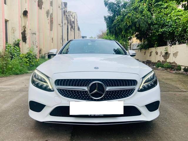 https://images10.gaadi.com/usedcar_image/4091921/original/processed_cd656ab7fb8ff76dbf63593d5a42d715.jpg?imwidth=6400