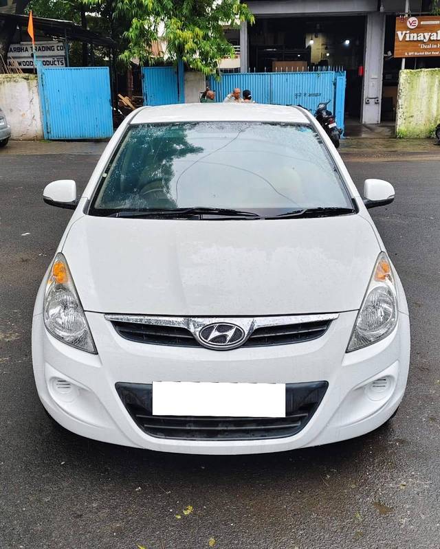 https://images10.gaadi.com/usedcar_image/4092093/original/processed_cdc17a09596204851f4bdf3896701f26.jpg?imwidth=6400