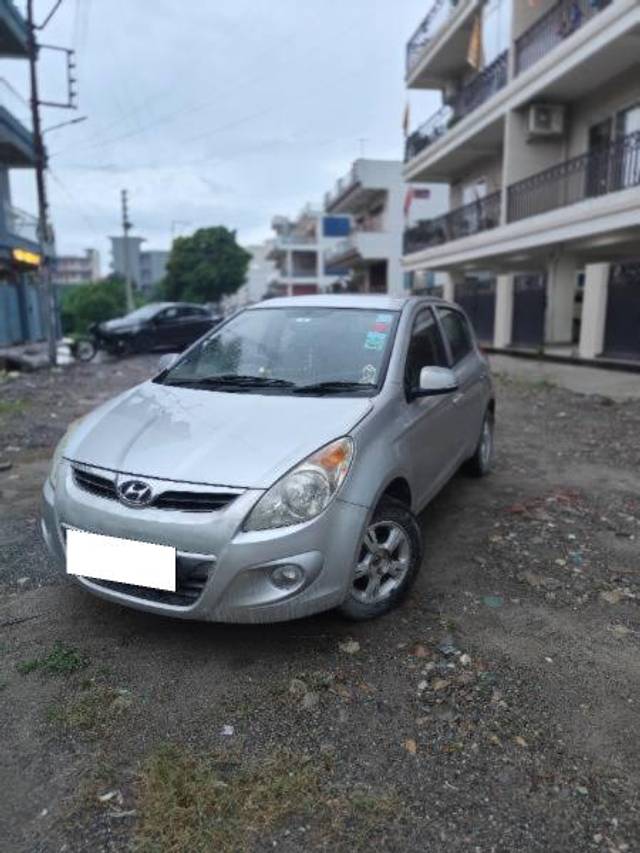 https://images10.gaadi.com/usedcar_image/4092108/original/processed_78bc1d88-0ce0-40ef-936a-40acbcf0a87c.jpg?imwidth=6402