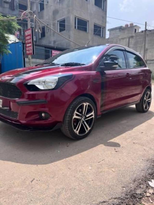 https://images10.gaadi.com/usedcar_image/4092178/original/processed_c6fd8112-5585-41ce-afff-75a7b9c25e34.jpg?imwidth=6402