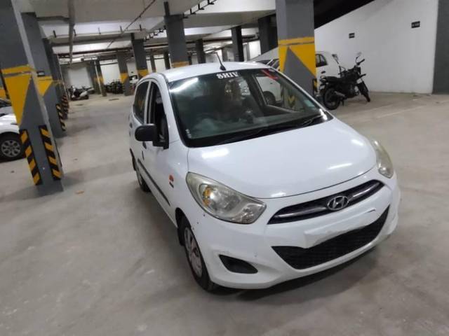 https://images10.gaadi.com/usedcar_image/4092255/original/processed_57433e96-b384-4182-a27e-15966a0fee92.jpg?imwidth=6400