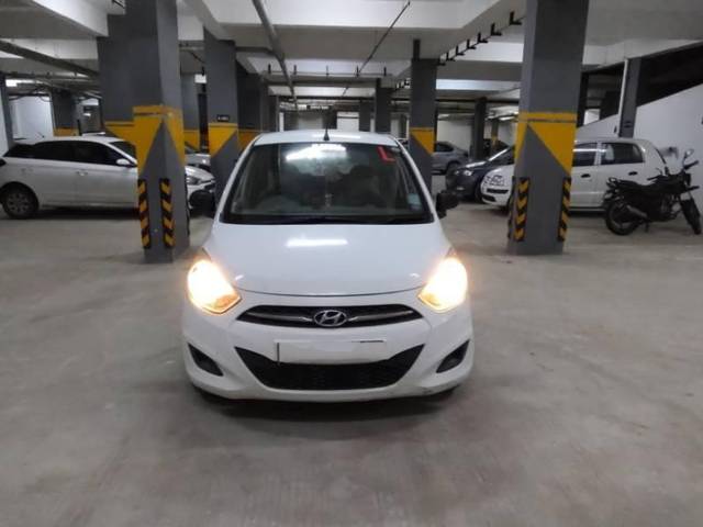 https://images10.gaadi.com/usedcar_image/4092255/original/processed_7573dba3-6619-40c6-88f3-c54686bb0f43.jpg?imwidth=6401