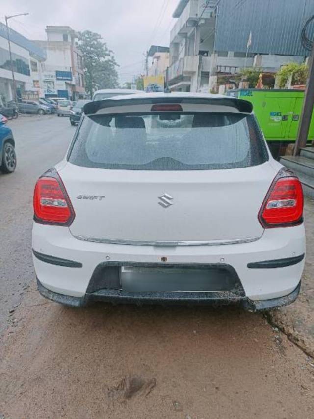 https://images10.gaadi.com/usedcar_image/4092427/original/processed_f31b41a5-d3bf-4361-8a9c-bec31f752979.jpg?imwidth=6402