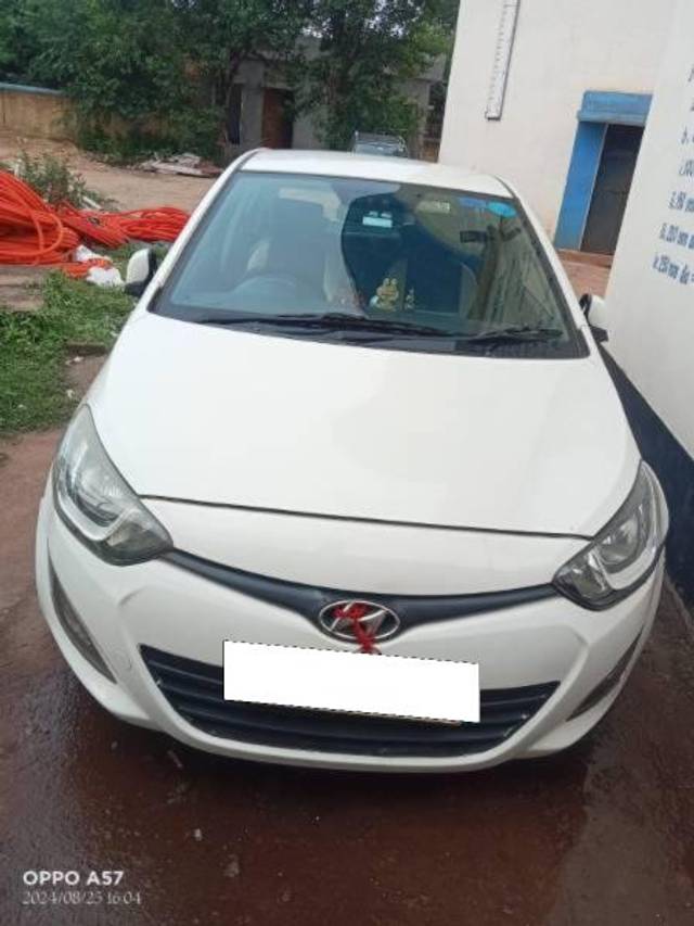 https://images10.gaadi.com/usedcar_image/4092567/original/processed_fdcdb40d-efb9-4298-84e8-d75c7a9bf45a.jpg?imwidth=6400