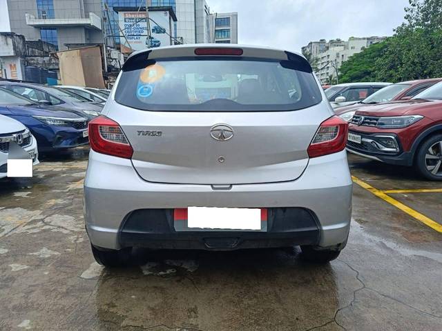 https://images10.gaadi.com/usedcar_image/4092579/original/processed_186b2ce6cebe6ca37cdd1c26fc639870.jpg?imwidth=6401