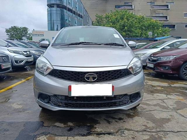 https://images10.gaadi.com/usedcar_image/4092579/original/processed_75c38ef400953b2dcecdfa51327e9935.jpg?imwidth=6400