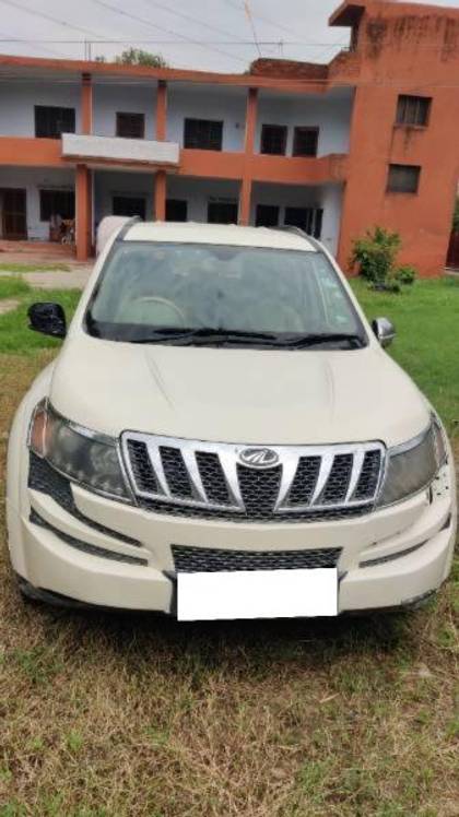 Mahindra XUV500 W8 FWD