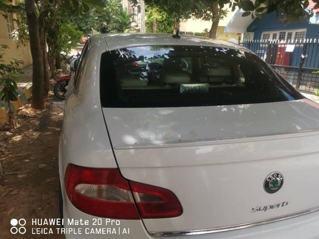 https://images10.gaadi.com/usedcar_image/4092614/original/processed_3f971542-ac70-4e61-a456-9997d5be64d2.jpg?imwidth=6400