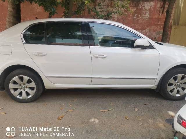 https://images10.gaadi.com/usedcar_image/4092614/original/processed_b3249f15-b635-40be-b02c-34ed62838e1e.jpg?imwidth=6401