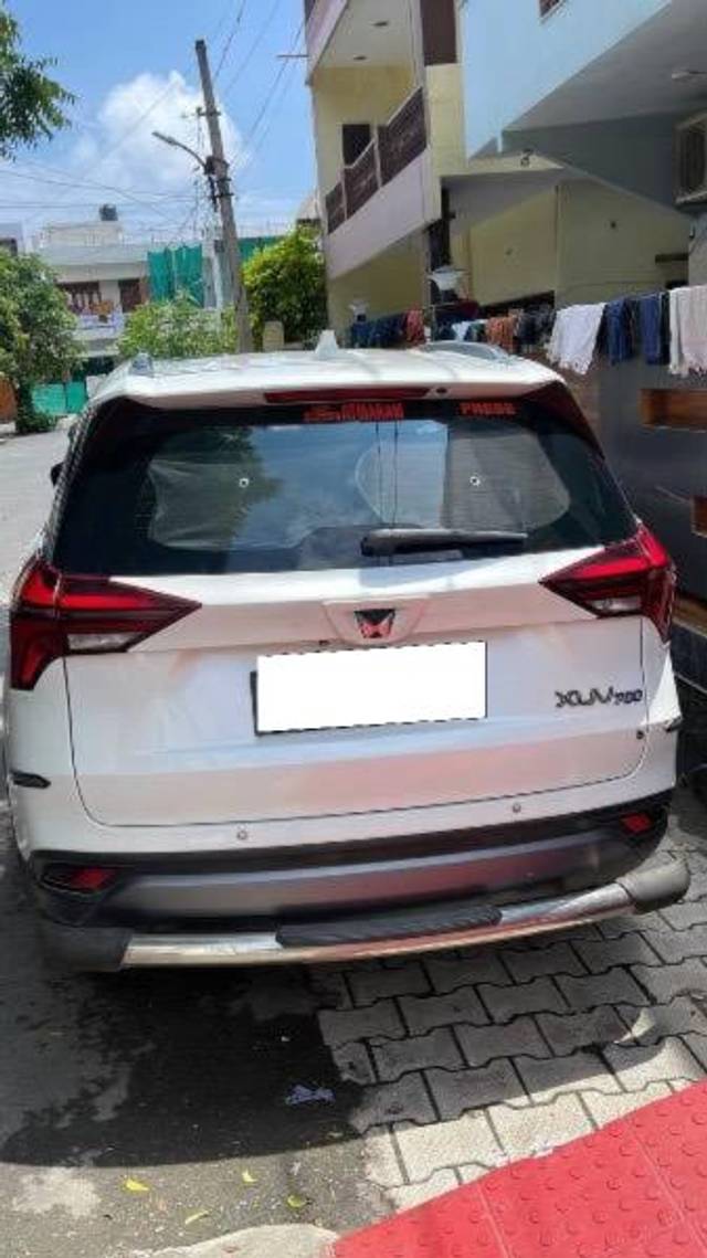 https://images10.gaadi.com/usedcar_image/4092624/original/processed_30a5bc32-81c1-4858-8e01-5c85c70cda73.jpeg?imwidth=6401