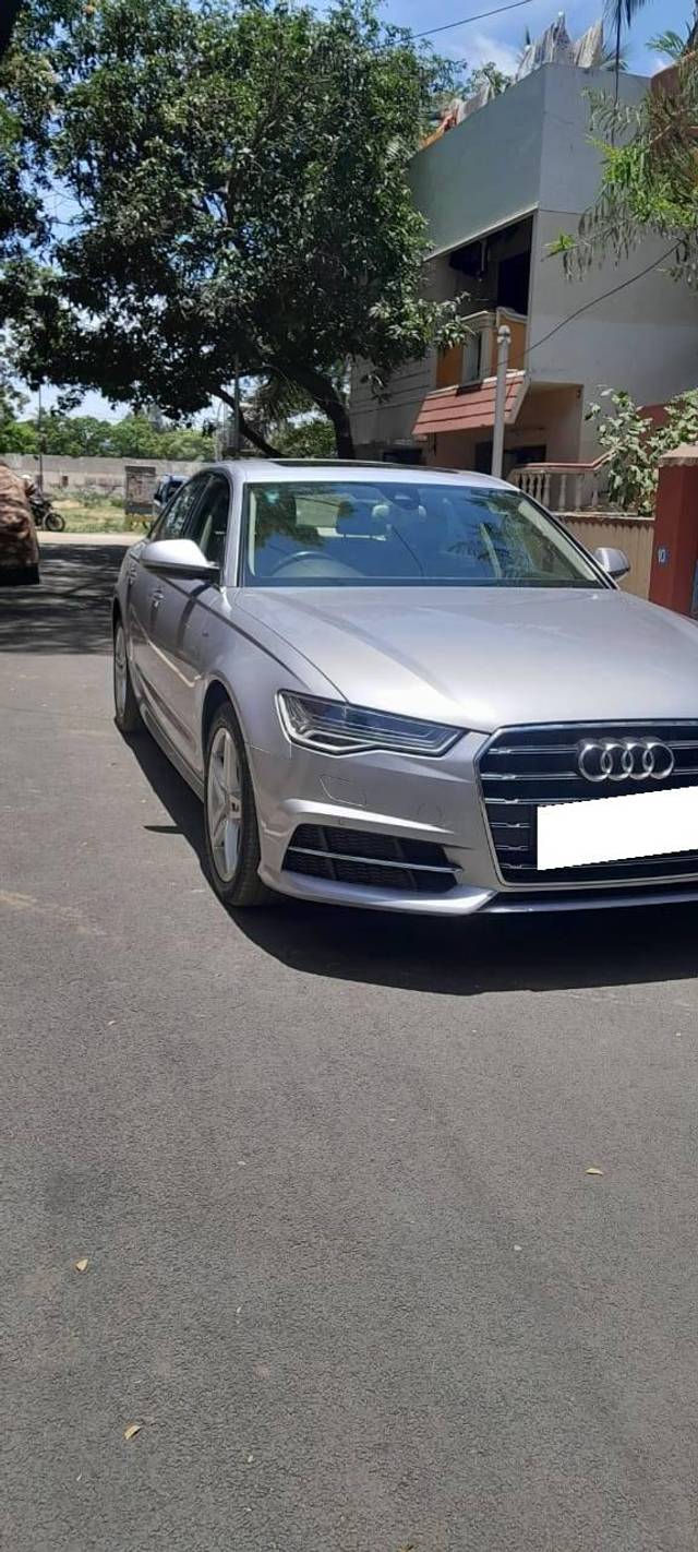 https://images10.gaadi.com/usedcar_image/4092725/original/processed_1519fe17dd0e5b6f7f900caaf9936068.jpg?imwidth=6400