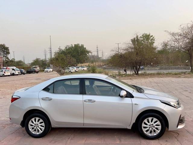 https://images10.gaadi.com/usedcar_image/4092741/original/processed_ae6ea40744ed5bb5add959e85ac56b7d.jpg?imwidth=6401