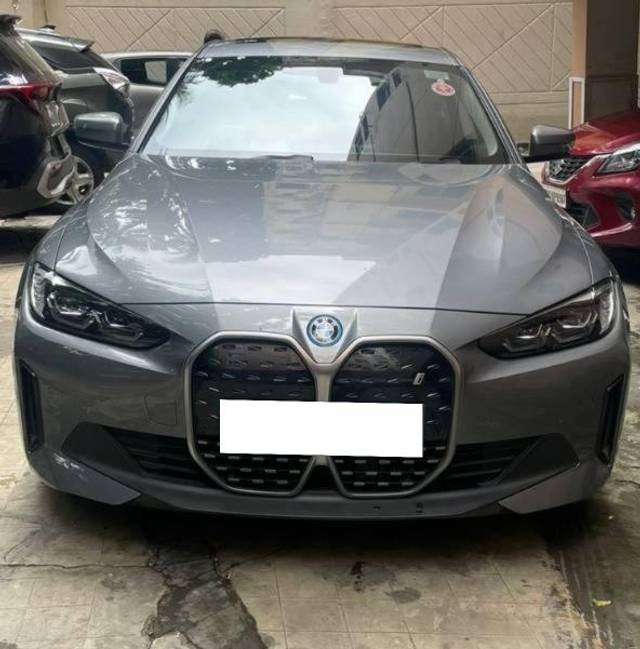 https://images10.gaadi.com/usedcar_image/4092774/original/processed_ab8f92b3-4323-4e0f-94e6-3e12b02da19d.jpeg?imwidth=6400