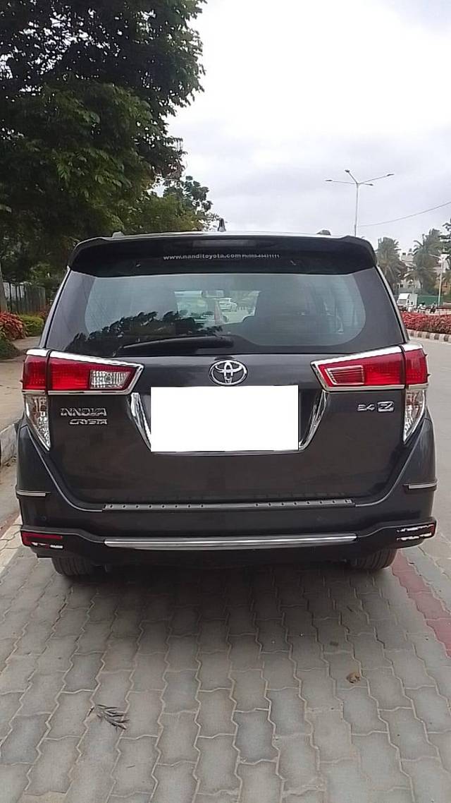 https://images10.gaadi.com/usedcar_image/4092878/original/processed_d874686ea2e5dfd57b23aa7a1220250d.jpg?imwidth=6402