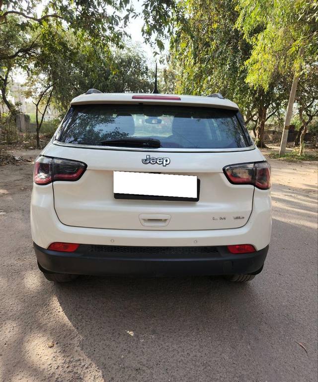 https://images10.gaadi.com/usedcar_image/4092919/original/processed_0af189676c8d6a205df86965a1e134f1.jpg?imwidth=6401