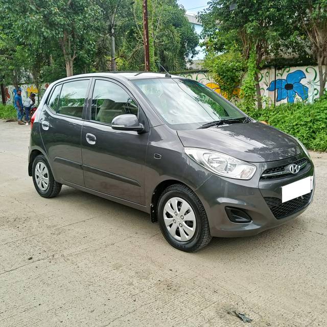 https://images10.gaadi.com/usedcar_image/4092967/original/processed_e4d92ca93937f9d64fafaa20d091217f.jpg?imwidth=6400