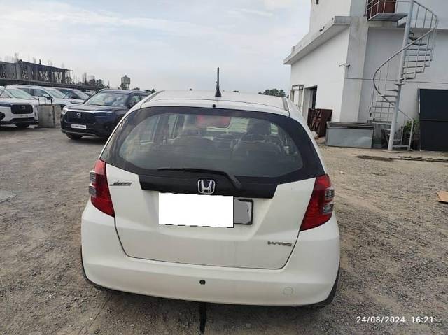 https://images10.gaadi.com/usedcar_image/4093108/original/processed_723b09e1-bf40-40a1-9b6f-3dc5b570b506.jpg?imwidth=6401