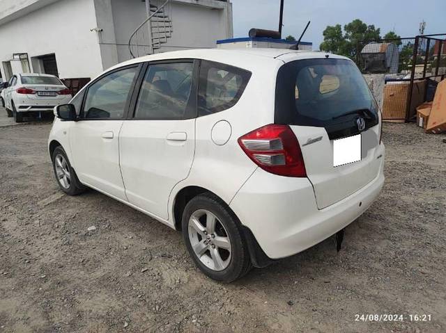 https://images10.gaadi.com/usedcar_image/4093108/original/processed_80729a15-c93b-4630-84f5-0637d3e18e61.jpg?imwidth=6402